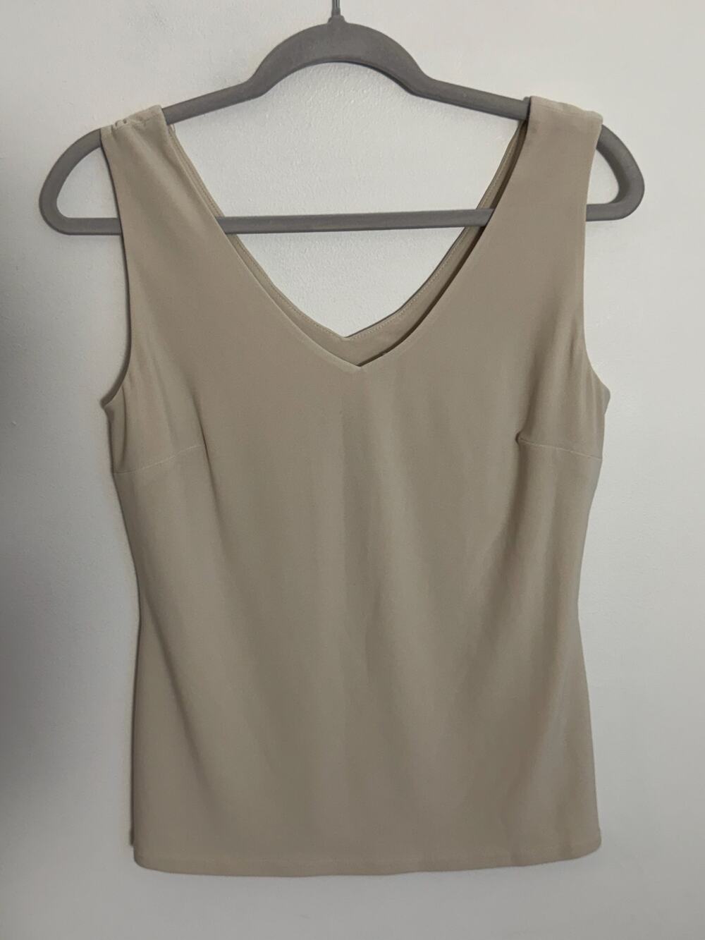 Joseph Ribkoff Beige Vneck blouse size 8